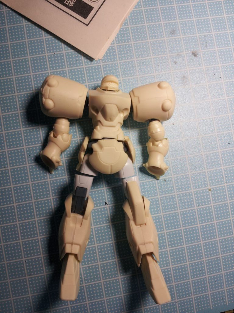 合わせた感じ。キットはデスビーストとコンパチで組めるようになっていて、当初はデスアーミー完成後、交換式でデスビーストの下半身を製作するつもりでしたが、放置したままHG化を迎えてしまいましたw