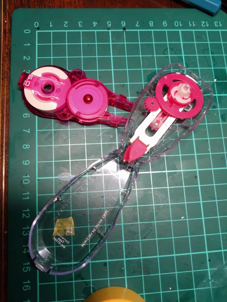 武装はコレが原型です。ちゃんと使用済みのやつを使ってます。薄いのでパテで厚みをつけましたが、イマイチ上手く出来ませんでした。オリジナルは難しいもんだ⋯