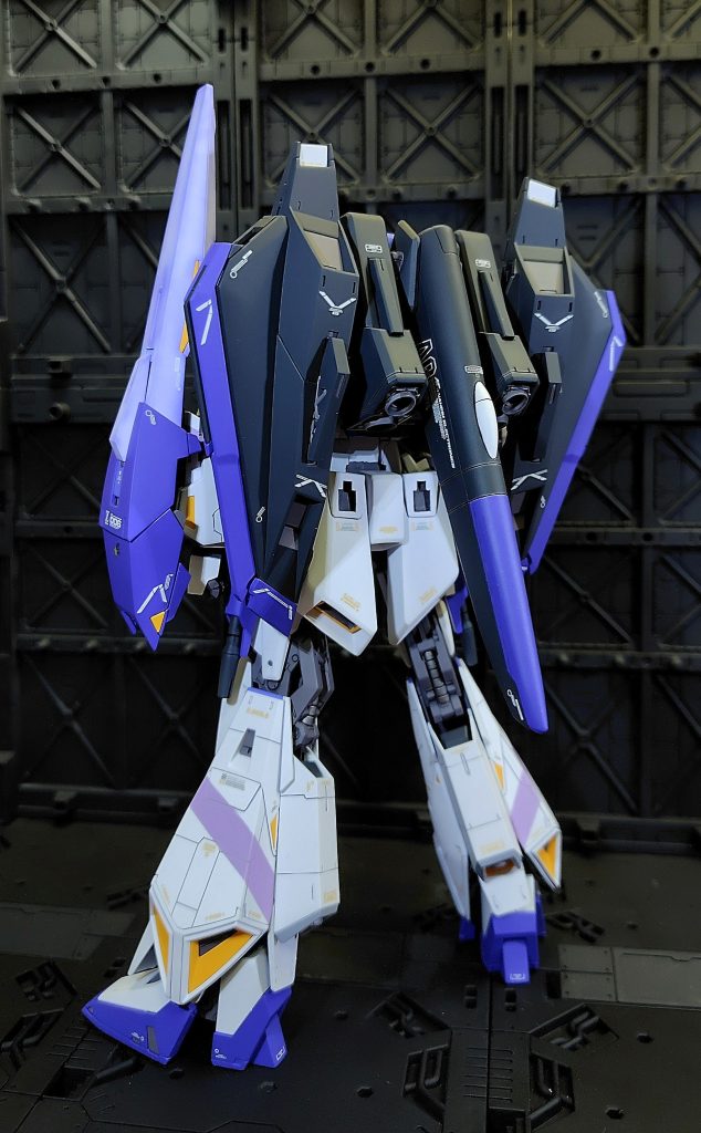 青紫基調のカラーに3号機の配色ラインを混ぜてみました。ずっと試したかったカラーリングです。