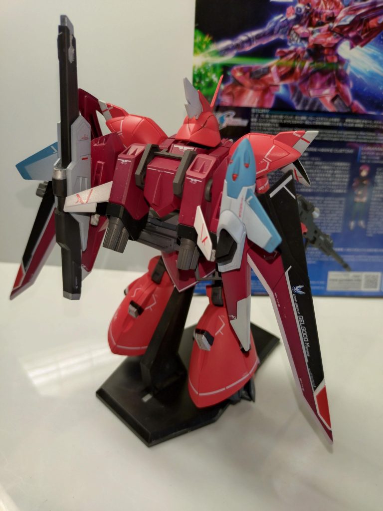 リア写真。SEED物といえば、やっぱり羽根ですが、ボレロ重い……