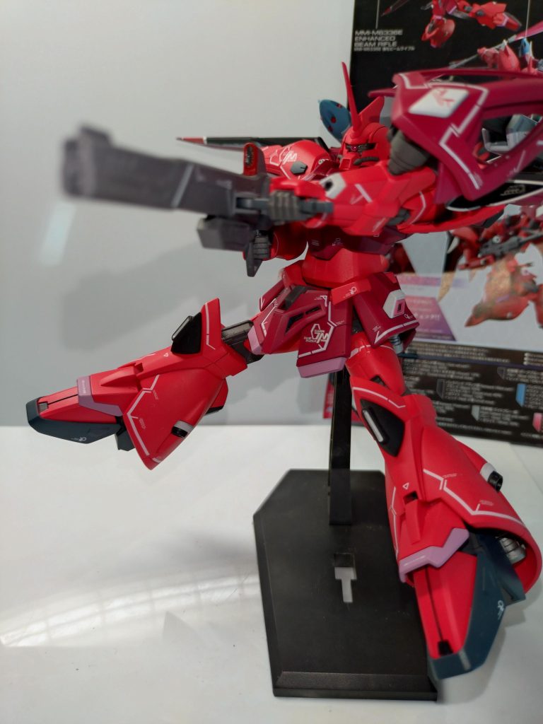 レールガン装備。映画本編のルナマリアが、「いっけー」の場面好き。