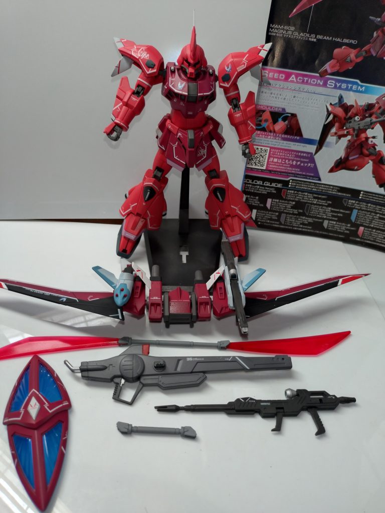 全付属品。宇宙世紀の学徒兵が見たらうらやましそうな武装ばかり、