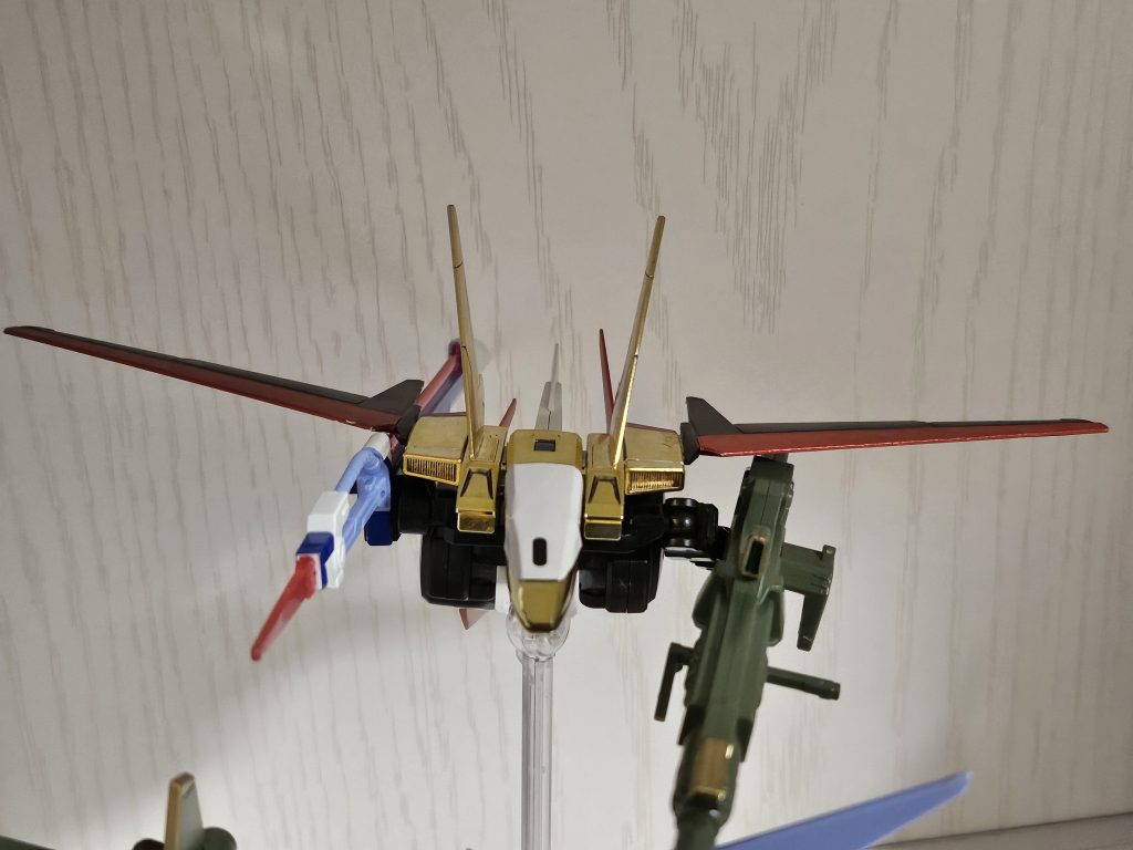 オオワシの頭ギミックは残しつつ、スカイグラスパー味のある物にしたかった結果満足です！