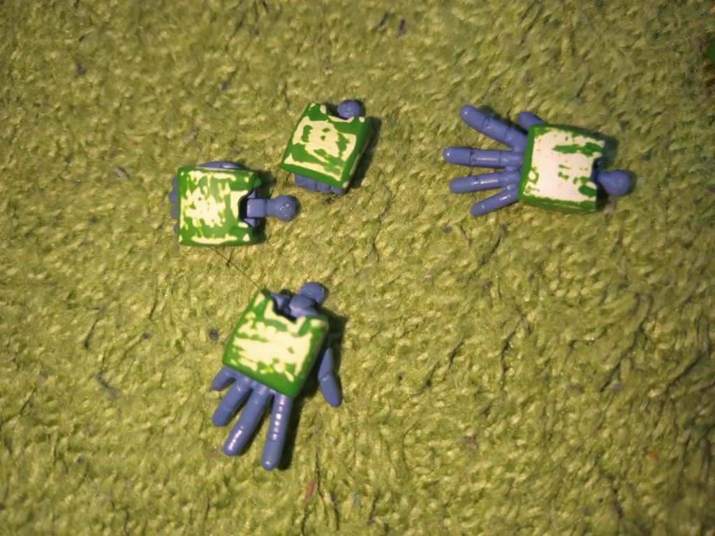 筆塗りホワイトの為、ムラだらけで再研磨。