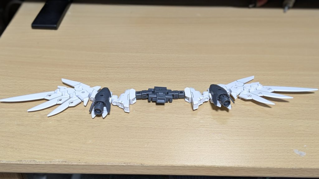 最初はウィングユニットのカスタマイズから始めました( /^ω^)/♪♪この時はだいぶシンプルな雰囲気でしたね(^∇^)ノ♪