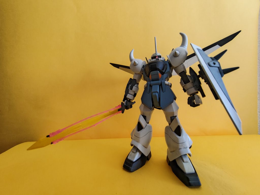 塗装の剥げの関係であまり大胆なポージング出来ないです…結構、関節キツキツな感じです。作ってる時は気にならなかったんですけど、ねー