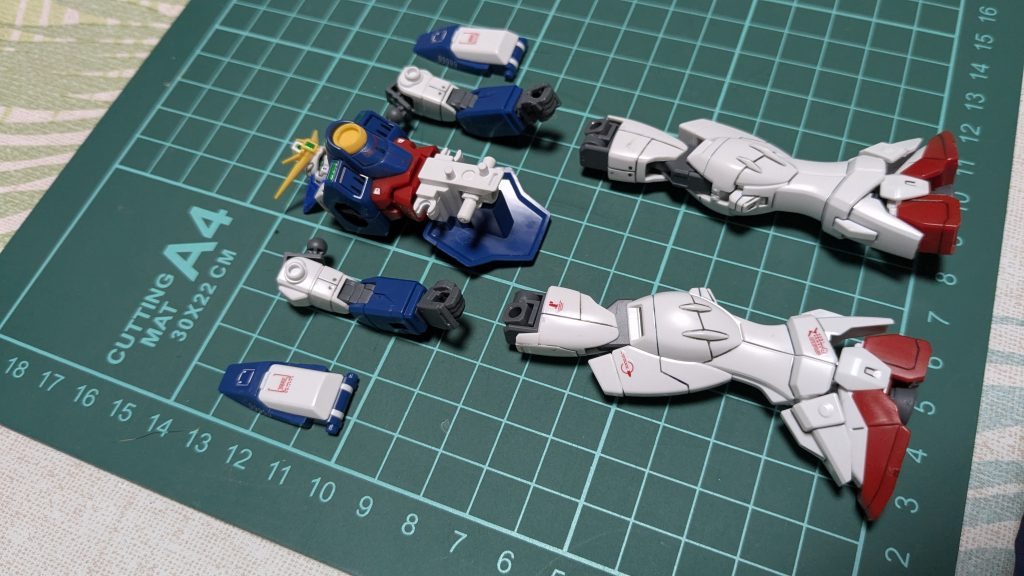 カラー変更をかけるパーツを塗装しつつ、今回初めてアシタのデカールを使ってみましたᕙ༼◕ ᴥ ◕༽ᕗフィルムを慎重に剥がしていくのは大変でしたが慣れると楽しく作業することができました(◍•ᴗ•◍)✧*。