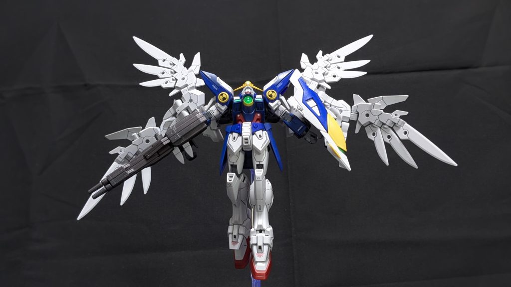 ウイングゼロと言えばこの翼を広げたポージングが象徴的ですよねᕙ(@°▽°@)ᕗ