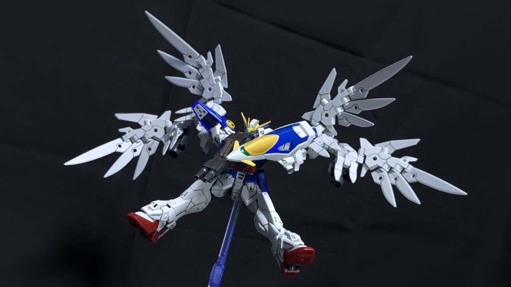 こちらもウイングゼロと言えばなツインバスターライフルのポージングです(≧▽≦)翼がかなり自由に動かせるので色んな表現ができてポージング付けるのが楽しいです⁽⁽ଘ( ˊᵕˋ )ଓ⁾⁾