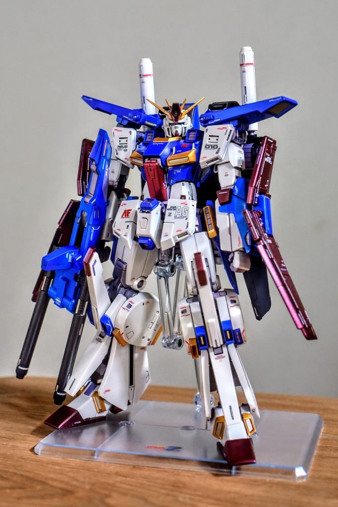 約25年ぶりのマスターグレード、堪能させていただきました。めちゃくちゃ格好良い!(gundam-kao3)