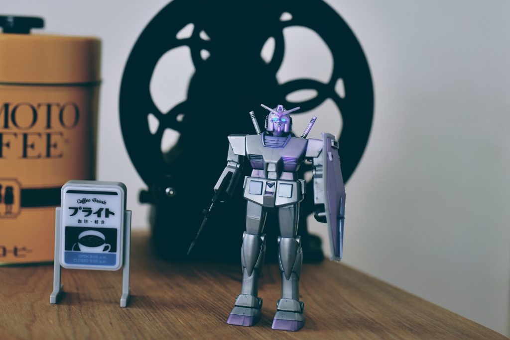 ４０年以上の時を経てリバイバルされたベストメカコレクション。あまり多く手を加えるのも無粋かと思い、今回はトップコートとスミ入れに留めました（ツインアイは蛍光塗料で塗りました）。