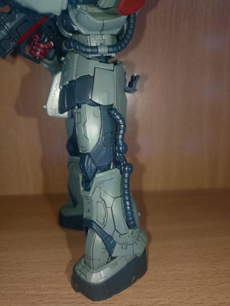 脚の動力パイプも特徴的ですよね