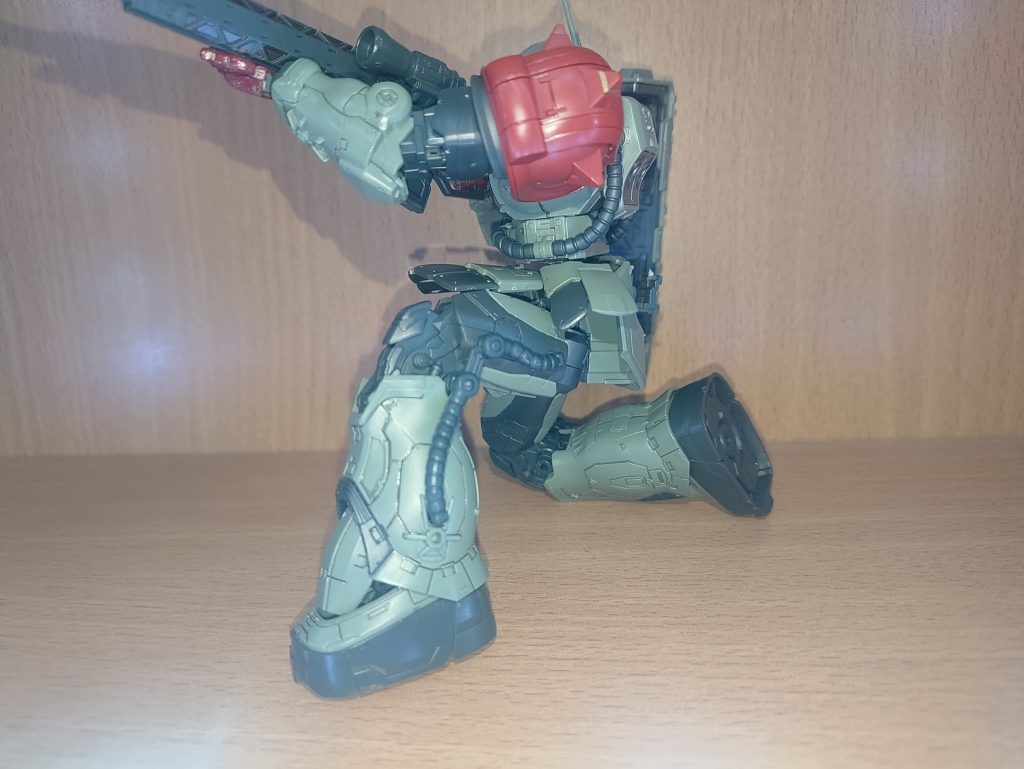 膝関節でクランク状のパーツで接続されていて膝の可動に追従するように動きます ご覧頂きありがとうございました!