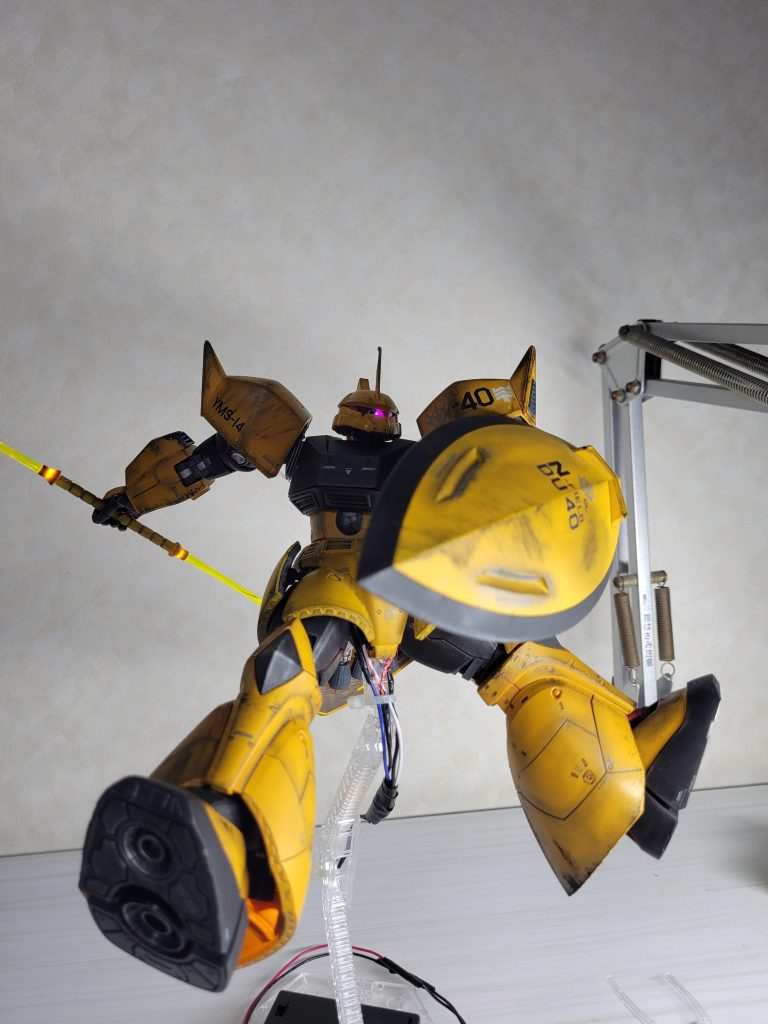 ジオン系MSは煽り顔がメロい。