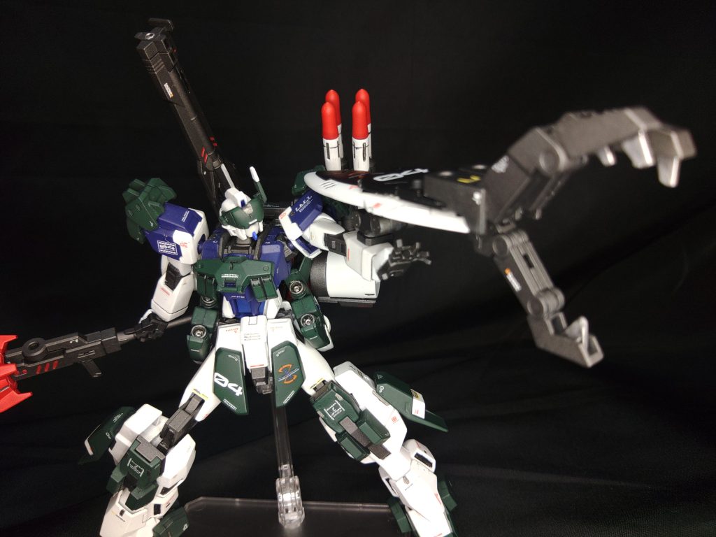 MA-MV05複合兵装防盾システムドレッドノートに装備されていた物の改良型で、ビーム兵装ではなく大型クローユニットとなっている。クロー先端はインパルスのフォールディングイレイザー対装甲ナイフと同様に高周波振動させることが可能