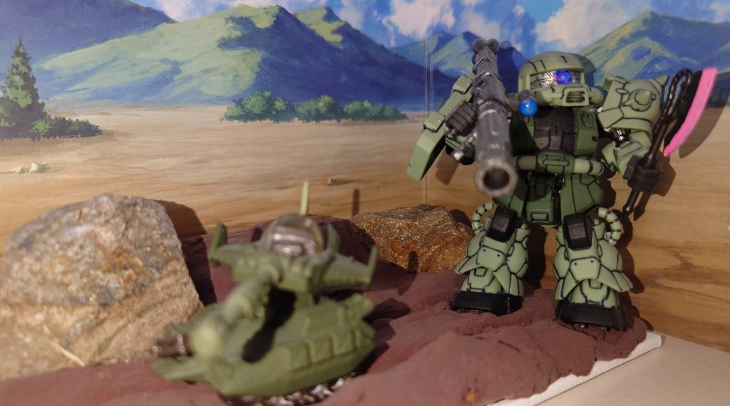 ザクⅡに焦点合わせてます AIデジラマメーカーにかけましたが、背景と大きさがバグって断念