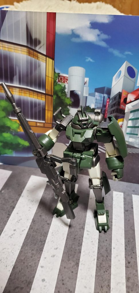 トップ画の引きアングルです。やはりミリタリー色、合いますね。白い部分は成型色です。