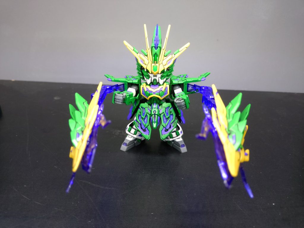 ドラゴンファング両方伸ばし。前に倒れます(笑)説明書の通り支柱があった方が良いかも。