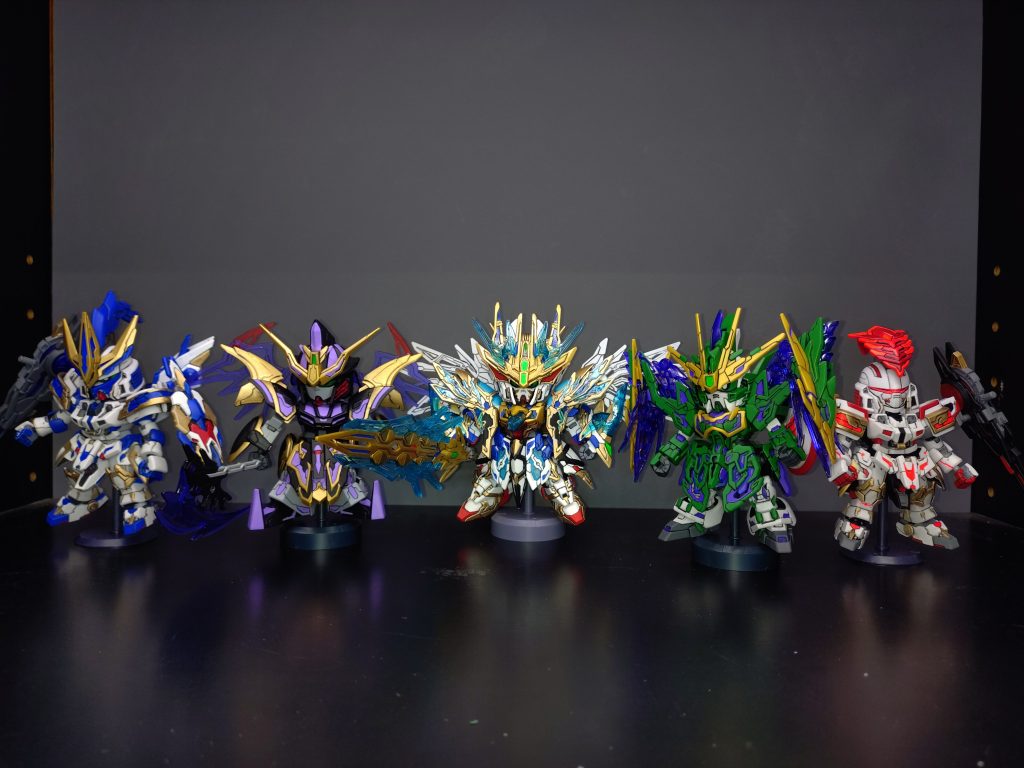 ブルーウイングチームのウイングチーム集合。サザビー、マスターガンダム、ストライクノワールはガンダムWの出典じゃないので…