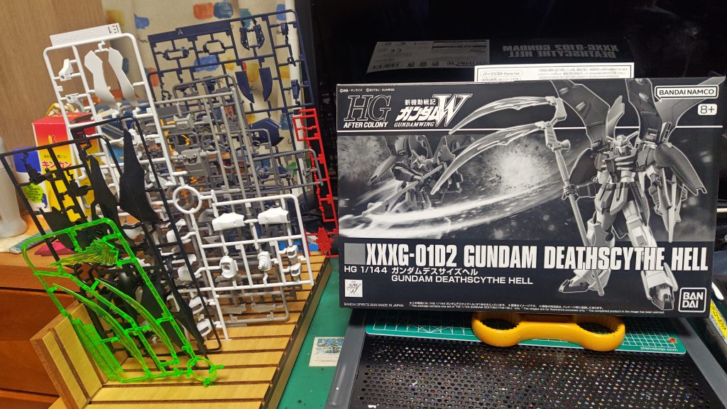 ボックスとランナー。新規パーツがわかりやすいです。