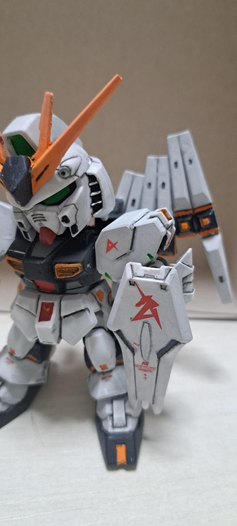 デカールはHGのνガンダム用が残ってたので