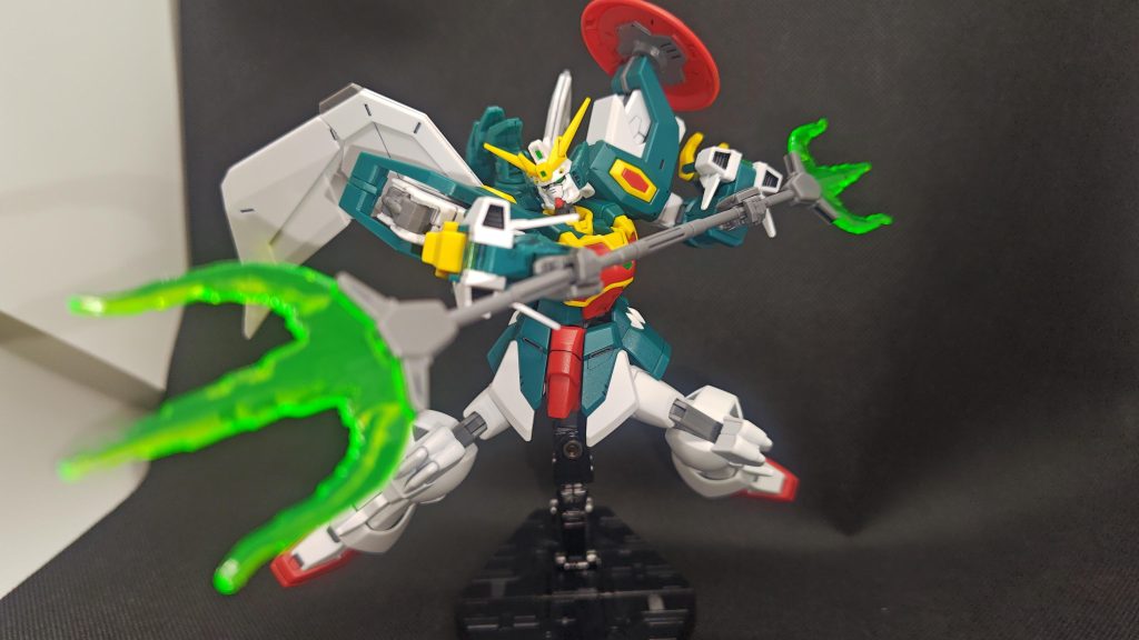 ツインビームトライデント。シェンロンのビームグレイブは青龍偃月刀で斬るイメージでしたが、こちらは三叉槍で突くイメージかと。