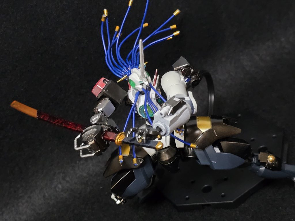 念願叶い、抜くに値する敵に出会った時。静かに居合の構えをとります。GN粒子を圧縮し、抜刀の際に解放、とんでもない速度で斬撃を放ちます。(ジェットストリーム・サムの居合みたいな感じです!伝われ)