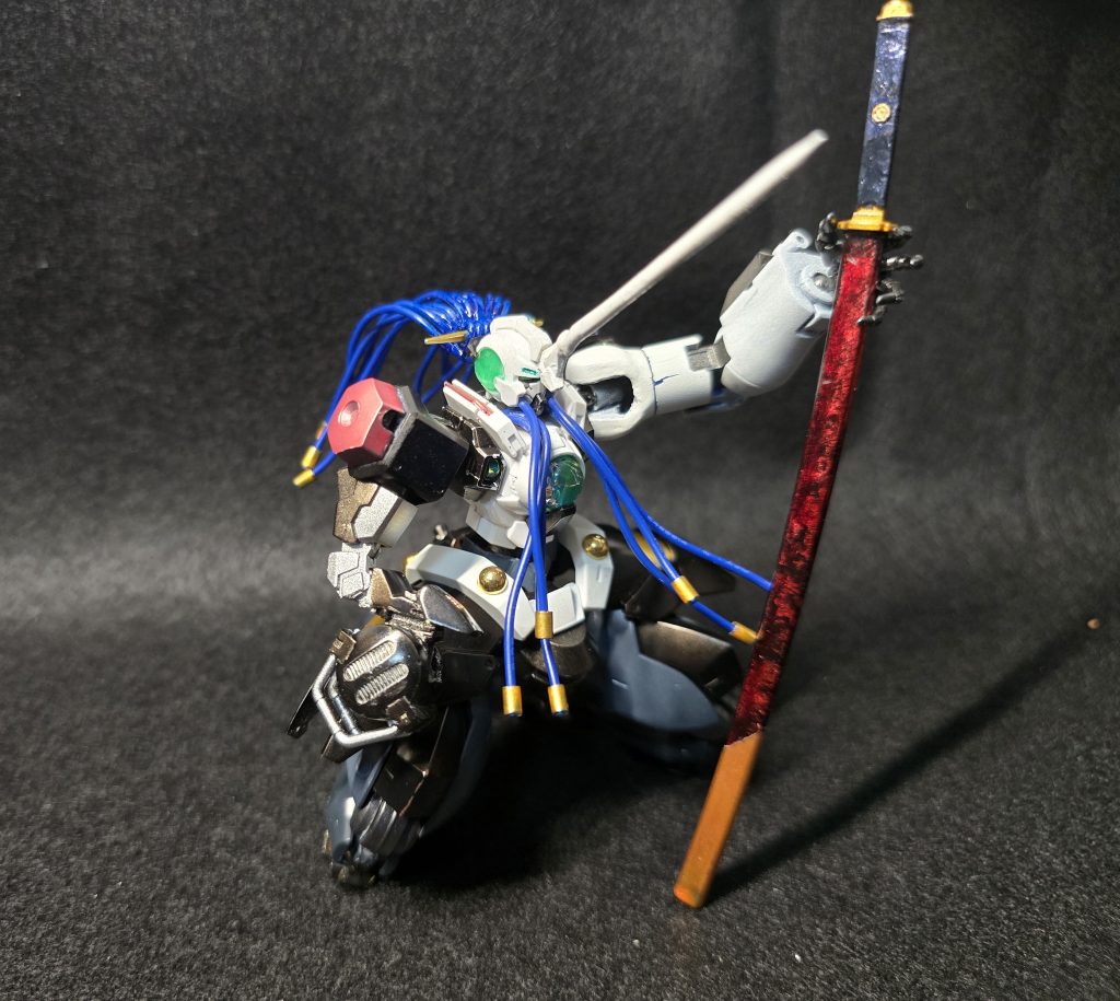 ちょっとしたこだわりで、正座が出来る用にしています。そのせいで関節が両足ともぶち折れ、瞬着さんが何度も出勤しました…