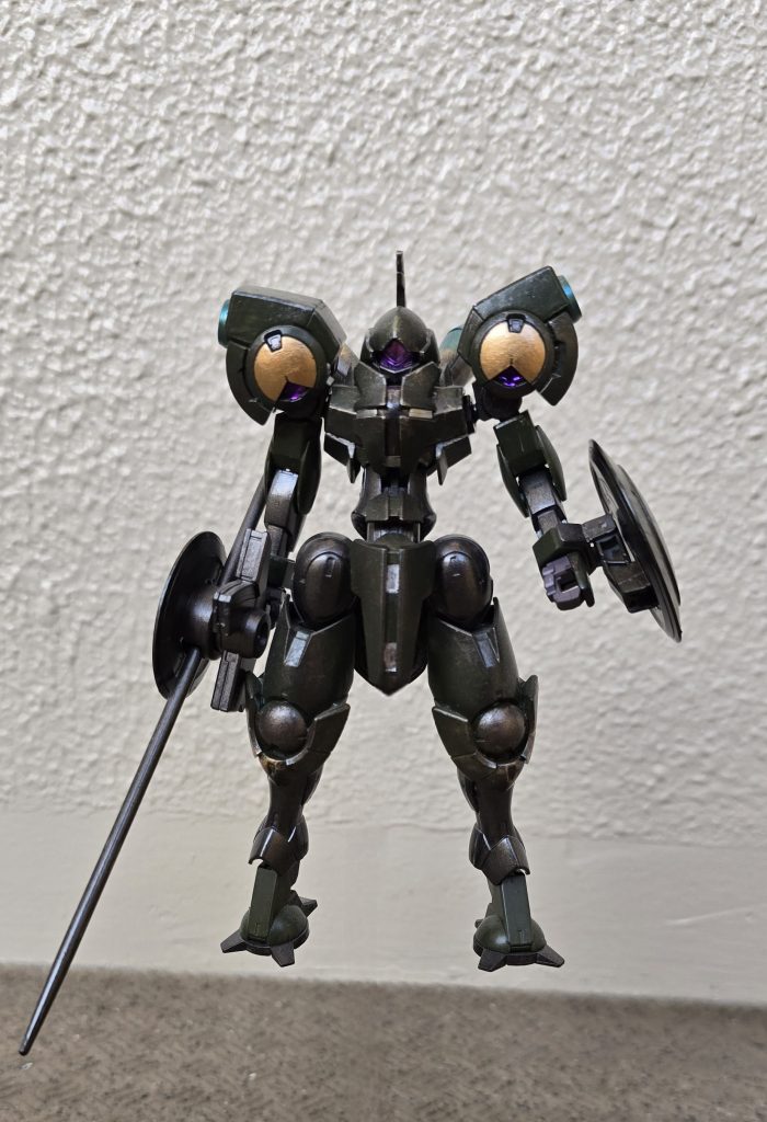 元は明るいグリーン。あの色も好きなんですが、どうしても、いつものこの色に染めたくて笑