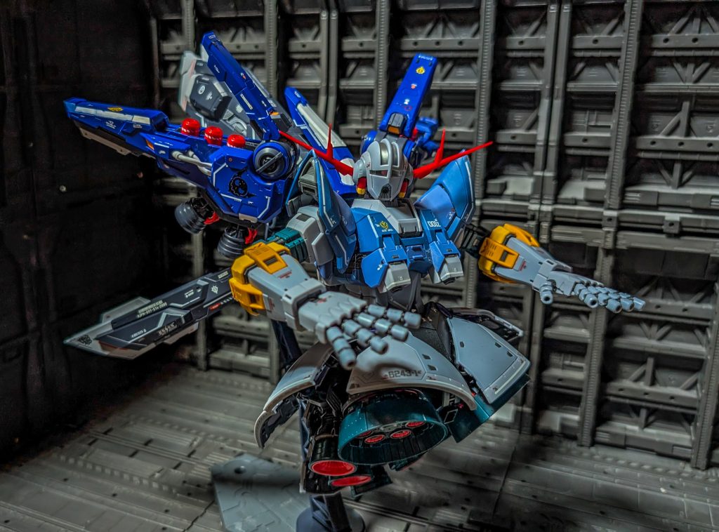 ミサイルも積んでいるのか？キシリア様もお喜びだろう