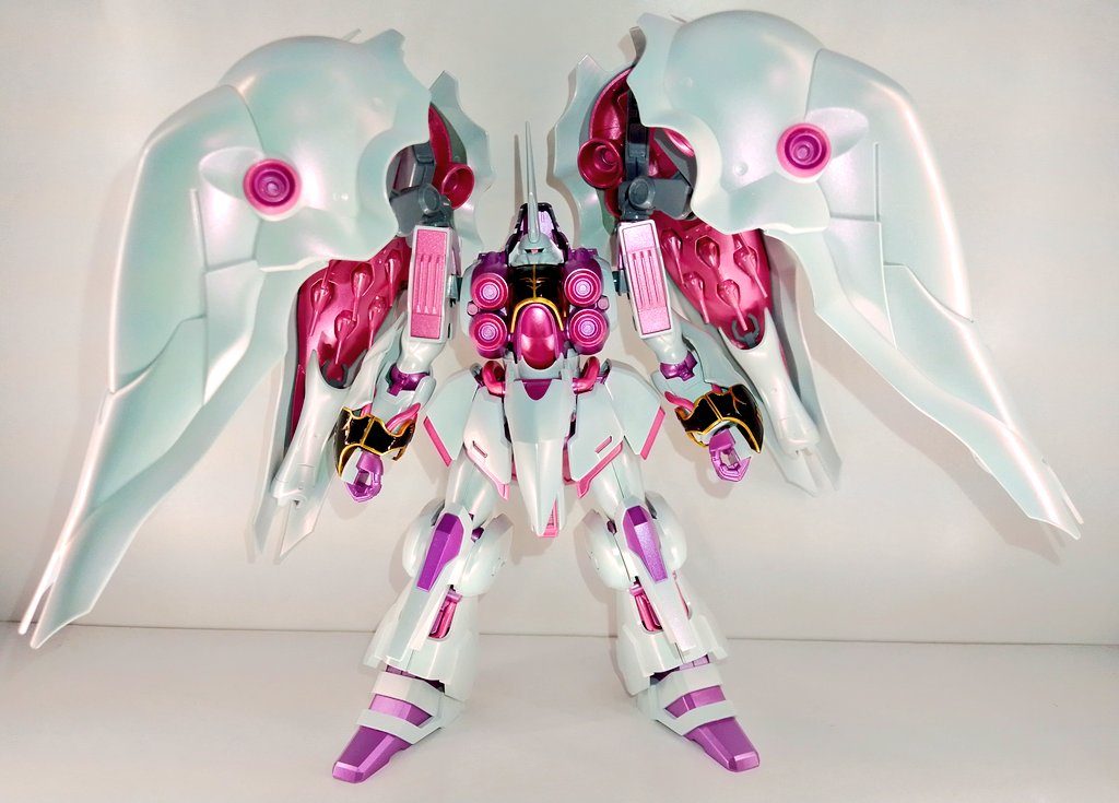 白いパーツはMr.パールカラーのルビーレッドで塗装…偏光パールホワイト角度によってレッドに見える塗料お気に入り♪