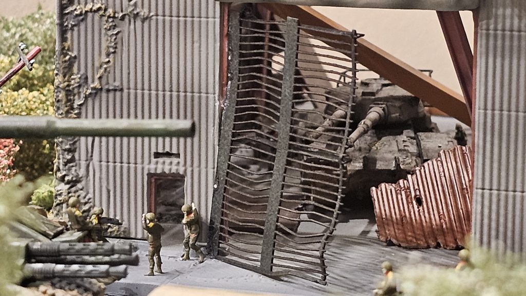 建物入り口側からの61式戦車の写真です。