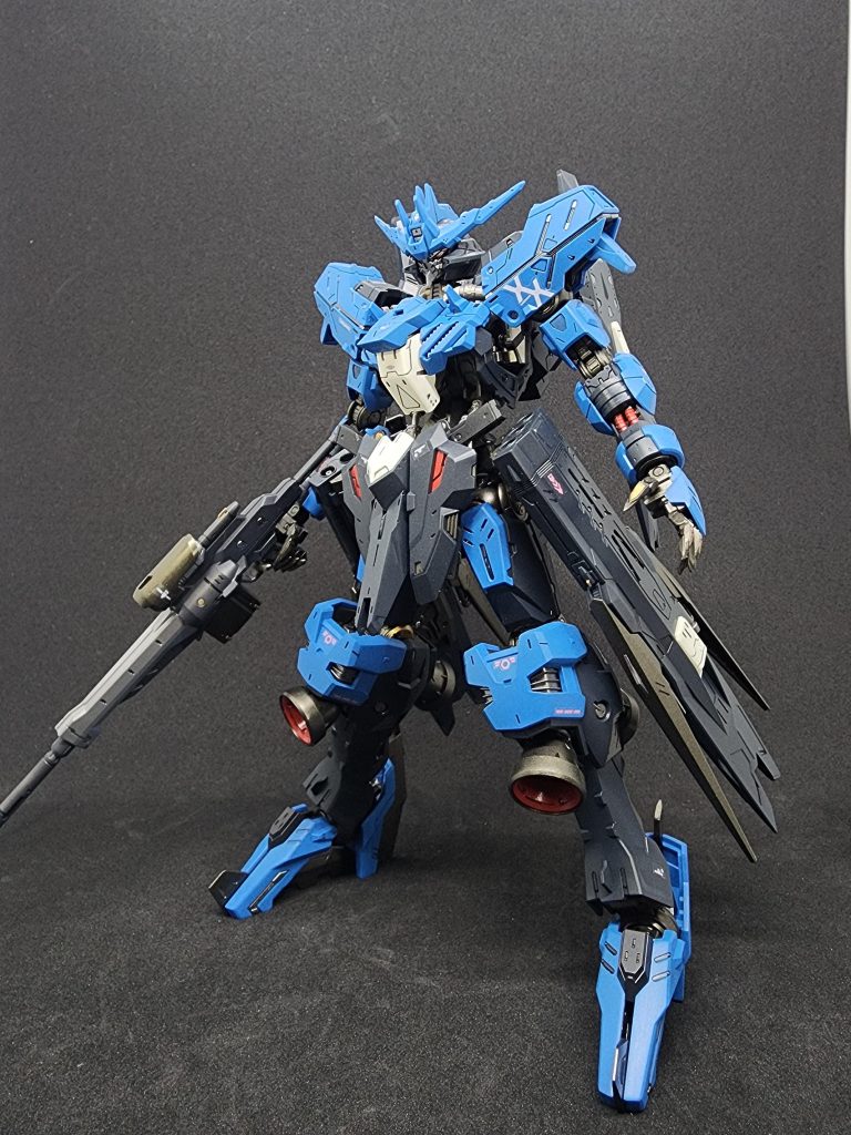 ライフルはマスキングして塗り分けしてみました。