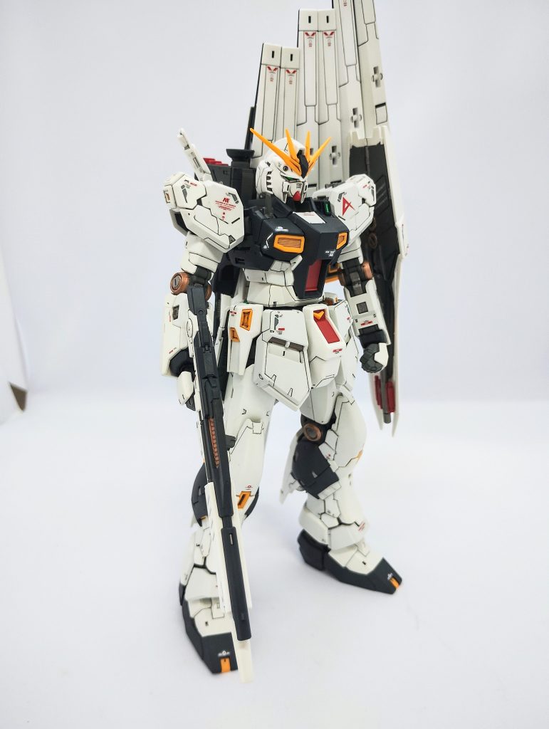 装甲の塗り分けは、個人的にナンセンスな気がしているので、ホワイトは一色にまとめました。