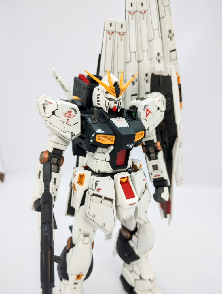 工作はほぼせずなので、塗り分けをしっかりやることにしましたが、どこが装甲の隙間から見えたり、開口部から出たりするのか把握するのが大変。