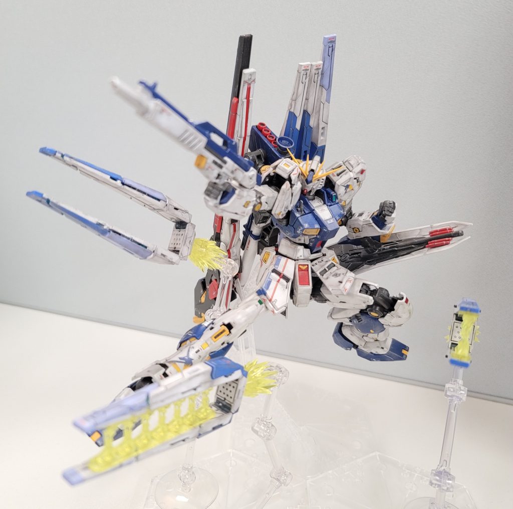 だったら写真全部ここで取った方がいいじゃん?…いやぁ確かにそうだがさすがに勤務中に撮影会をやるほどの度胸も余裕もないよ(gundam-kao5)