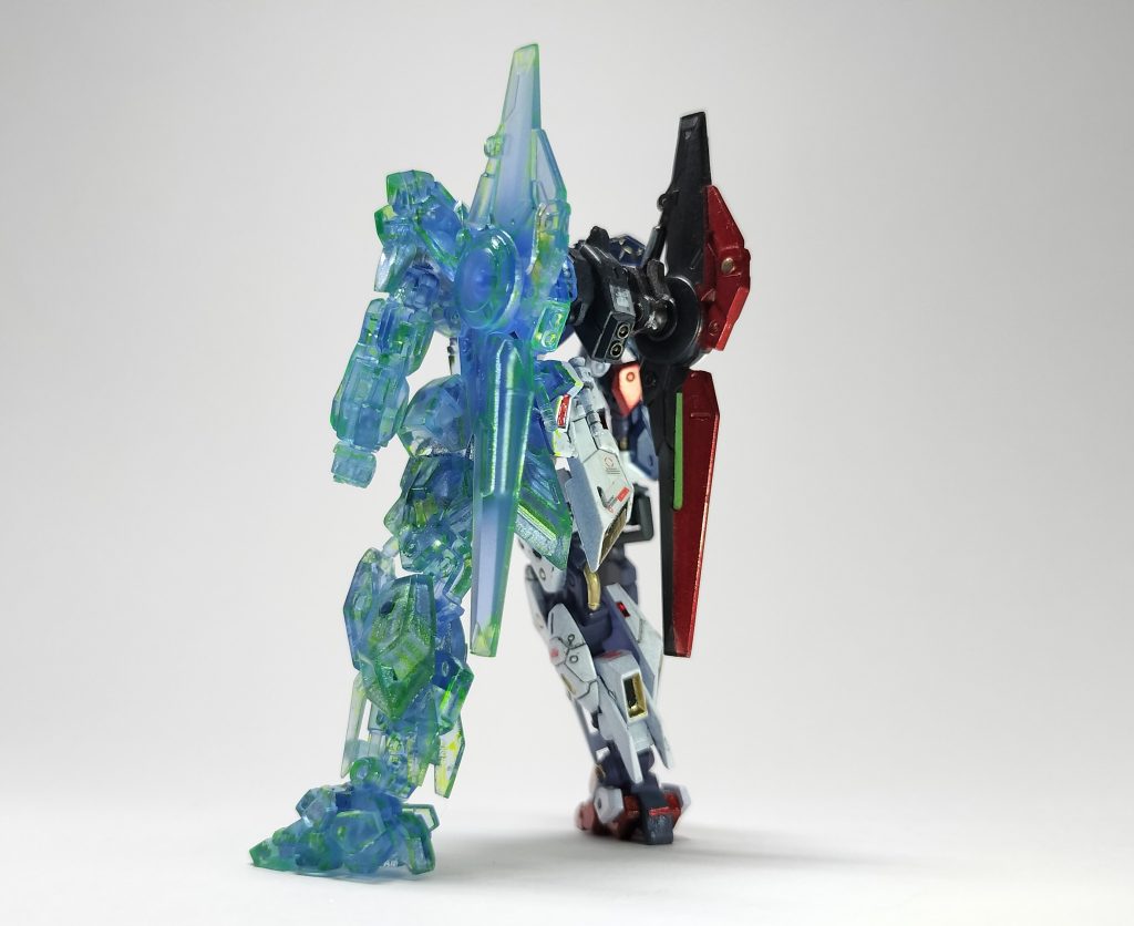 12.    キカイダーのように半分クリアにしようとは、初期の段階から構想ありました。以前、ドムトローペンやRザクIIでもやってますしね。