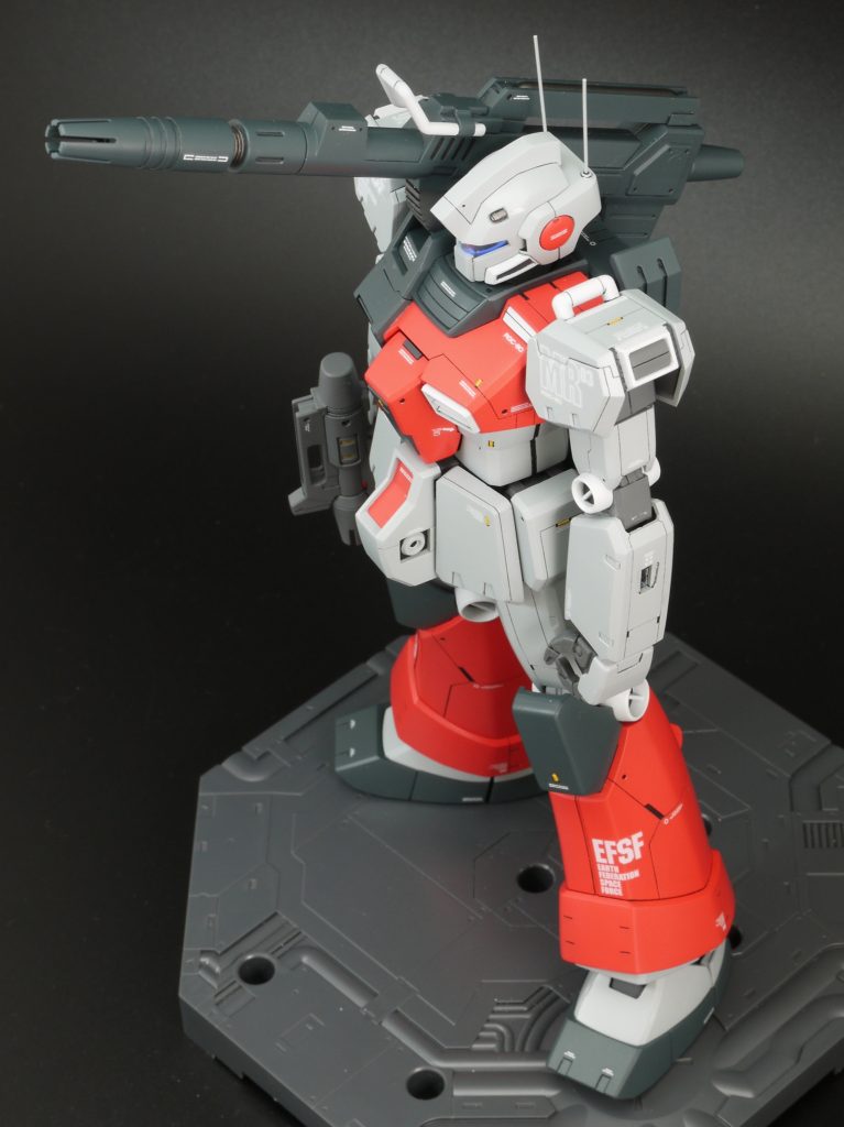 備考・右手は銃の持ち手だけになります。・ビームサーベルは外せません。・バズーカの保持力はほぼありません。 肩に掛けてバランスを取ります。・スカート裏のディテールアップはしていませんが、グレーで塗りつぶしてあります。