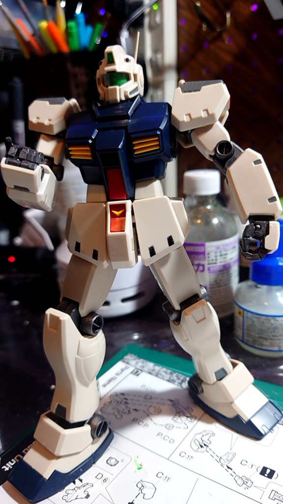 ウェザリング前の部分塗装時です。胸部に筋彫りするもあまり目立たず残念。。