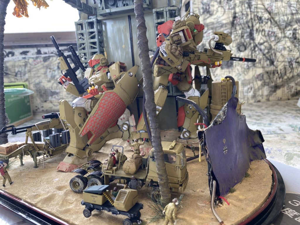 スナイパーの覗き込むようなポーズ人みたいな感じで好きです