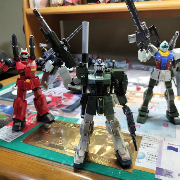 遊撃戦闘用バレーボールオジサン専用ガンダムスパルタン【 共用装備テストタイプ】狙撃支援用ヨッチャKIDさん専用先行配備型強化型ジム【 スナイパーテストタイプ】中距離並びに近接戦闘用自分専用ガンキャノン改【 パーツ共用テストタイプ】火力支援用陸上自衛隊10式戦車予備パーツ取りジム【 改修型頭部試験型】 （2枚目）