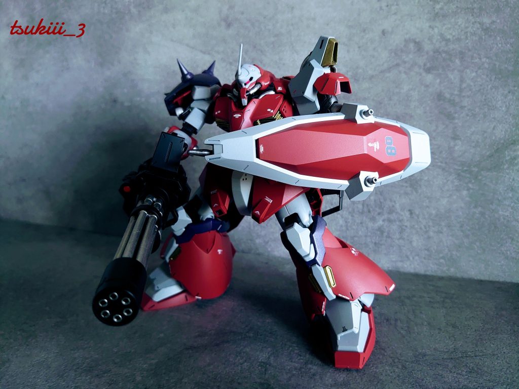 今回デカールに100円ショップで買ったものを一部使っています。つや消しコートを施せばそれなりに映えますのでおすすめです!