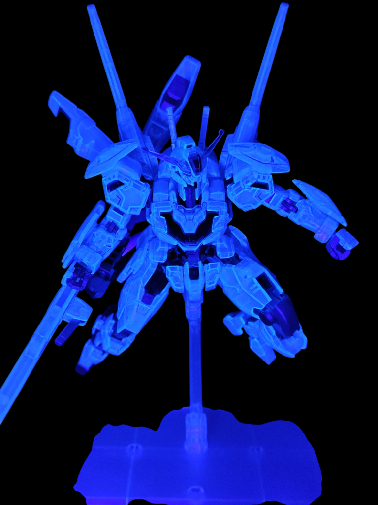 UVライトあてるとこんな感じ