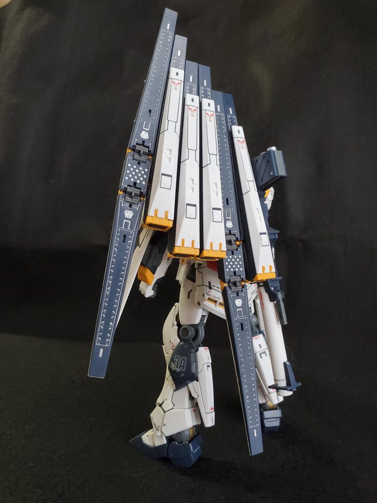 RG　νGUNDAM–3枚目/制作者：ゴマちゃん