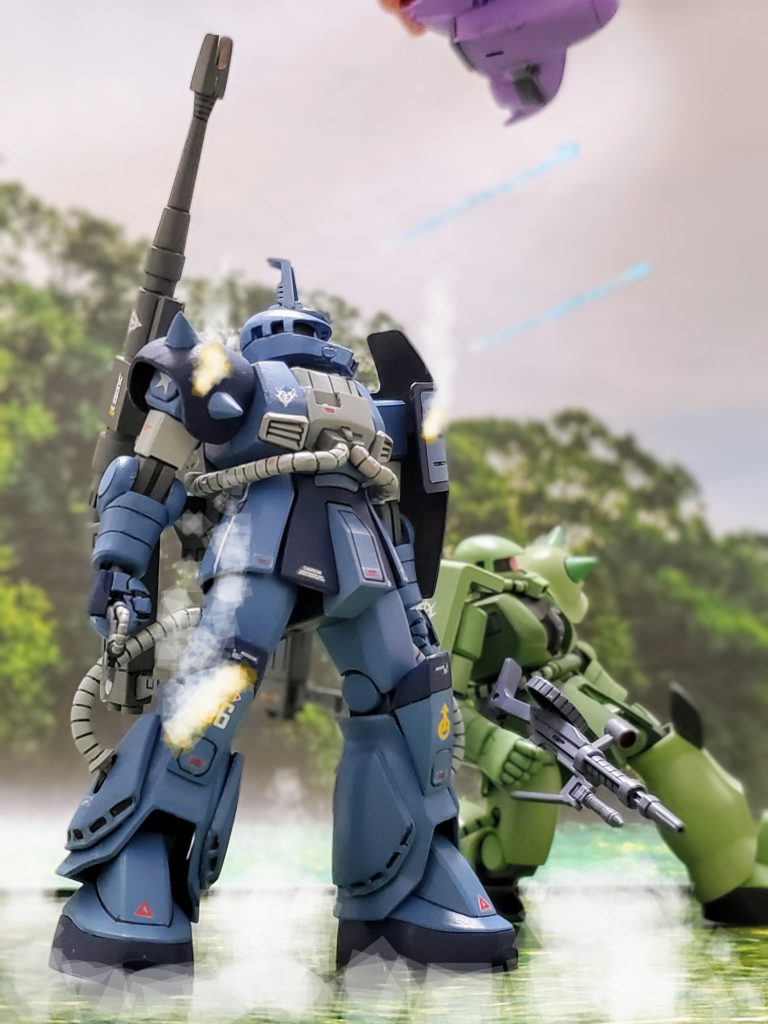 その時❕カリフォルニアベースより援軍が到着🤩🎵『黒い角付き』をはじめとする連邦軍部隊は劣勢になる事を察知して後退~🙌✨こうしてイアン中尉らのMS部隊は、恐るべき連邦軍MSとの戦闘から生還したのであった…😔この戦闘の翌朝、連邦の『木馬』はガルマ大佐の猛攻を退け北米大陸を脱出😱💦その戦闘の際、ジオン国民の英雄ガルマ・ザビ大佐が命を落としたとの悲報が全軍に伝わった😢こうして膠着状態の続いていた一年戦争が加速度的に動き出すのであった…💫以上、私の妄想イメージによるイアン・グレーデン中尉のザクキャノン試作1号機の活躍ぶりでした~😊🎶