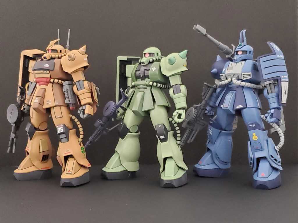 今回最後の1枚はベースのザクIIと『ミキシング計画』によって制作しました第1弾のデザートザクとのスリーショットです😊🎶今回も大好きな旧HGUCザクIIベースで制作させて頂きました🎵今回はGUNSTAさん3年目突入の最初の作品🤩🎵たくさんの方々が観てくださったおかげでGUNSTAさん投稿を始めて丸2年が経ち、ここまで来る事が出来ました🙌未熟な腕前ですが投稿作品も60を越え、その内10作品は400いいね👍️に達するありがたい結果を得られました🎊✨改めてご覧下さり応援して下さる皆様に感謝申し上げます🙇✨GUNSTAさん3年目も妄想ダダ漏れ作品ですが温かい目で観て頂けると嬉しいです🤭✨今回も長い投稿、最後までお付き合い下さりありがとうございました~😊🎶