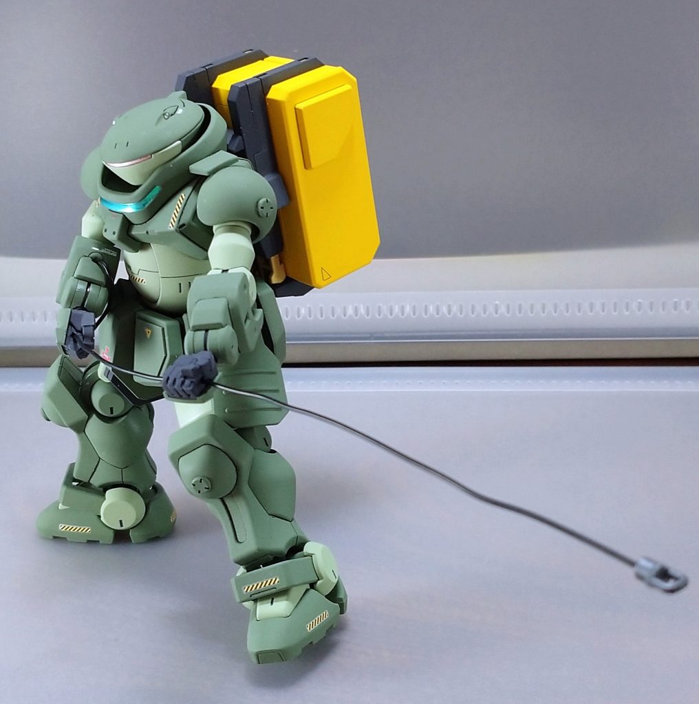 腕ごと差し替えで牽引用ワイヤーを伸ばせます