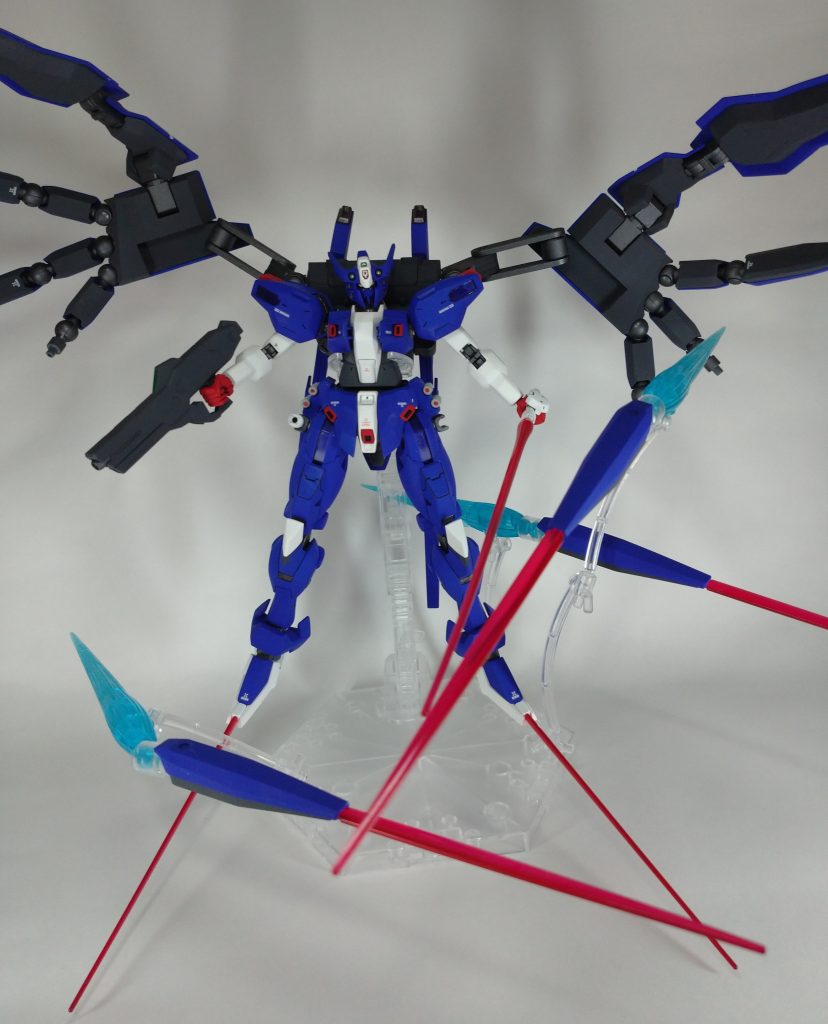 指先のソードファンネルも分離可能