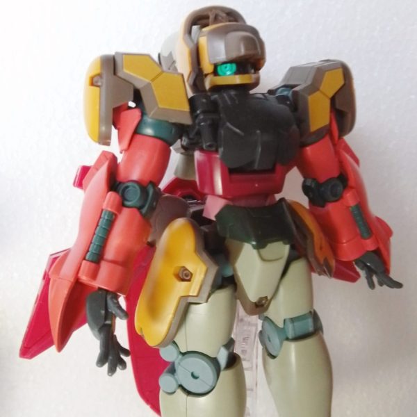 ほぼほぼガンプラを切った貼ったで三姉妹作ろうと思い付きで作っています。大まかには出来ているので塗装までがんばりたい（1枚目）