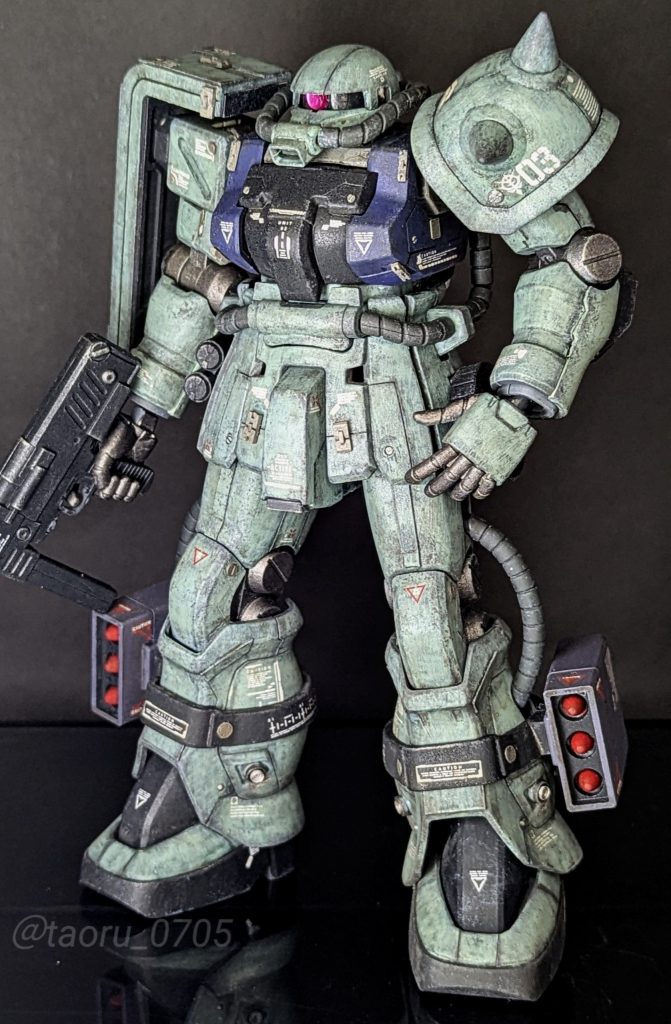 ということで、私が作ったMS-06F-2 ザクIIの説明は以上です。まだまだ筆塗りで作品を作っている最高峰にいるモデラーさんたちには遠く及ばないものの、去年から続けてきた塗装法なのでだんだんと何かを掴んできた気がしています。限界を感じるまではこの塗り方を続けていこうと思いますので、下手の横好きと思ってお付き合いいただけると幸いです。それでは、また。